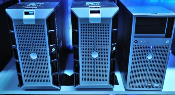 MCP Server vs API Server: Core Principles Comparison Diagram