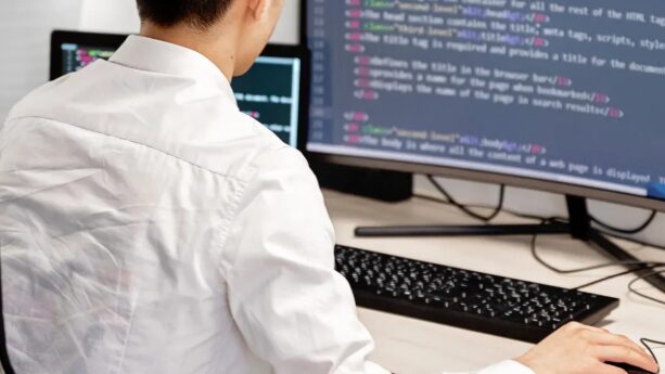 展示香港伺服器租用安全架構、HTTPS與TLS握手流程及GEO優化訊號的拓撲示意圖